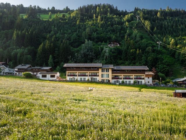 Ferienwohnungen mit 4* Komfort in Neukirchen
